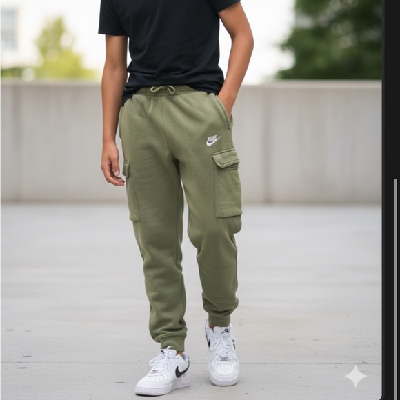 Nike Other - Nike Men's Green Cargo Joggers